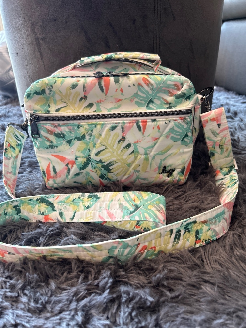 Lug Bebop Candy Tropics
Crossbody Bag w/ Top Handle & Adjustable Strap EUC